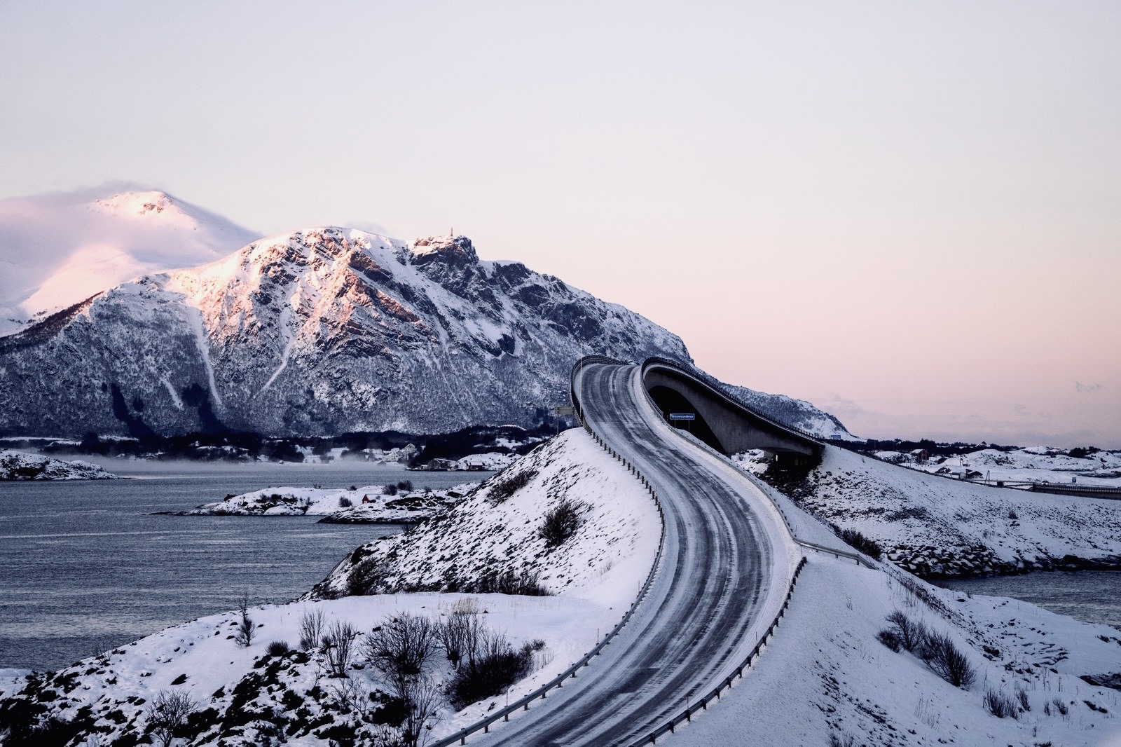 Rota cênica pela natureza da Noruega